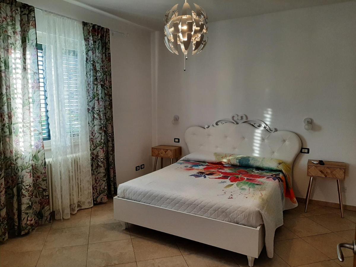 Viola Di Mare Rooms And Parking Termoli Eksteriør bilde